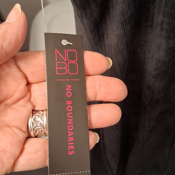 Women's Black Velour Jumper. Size S, 3-5 - Picture 4 of 5